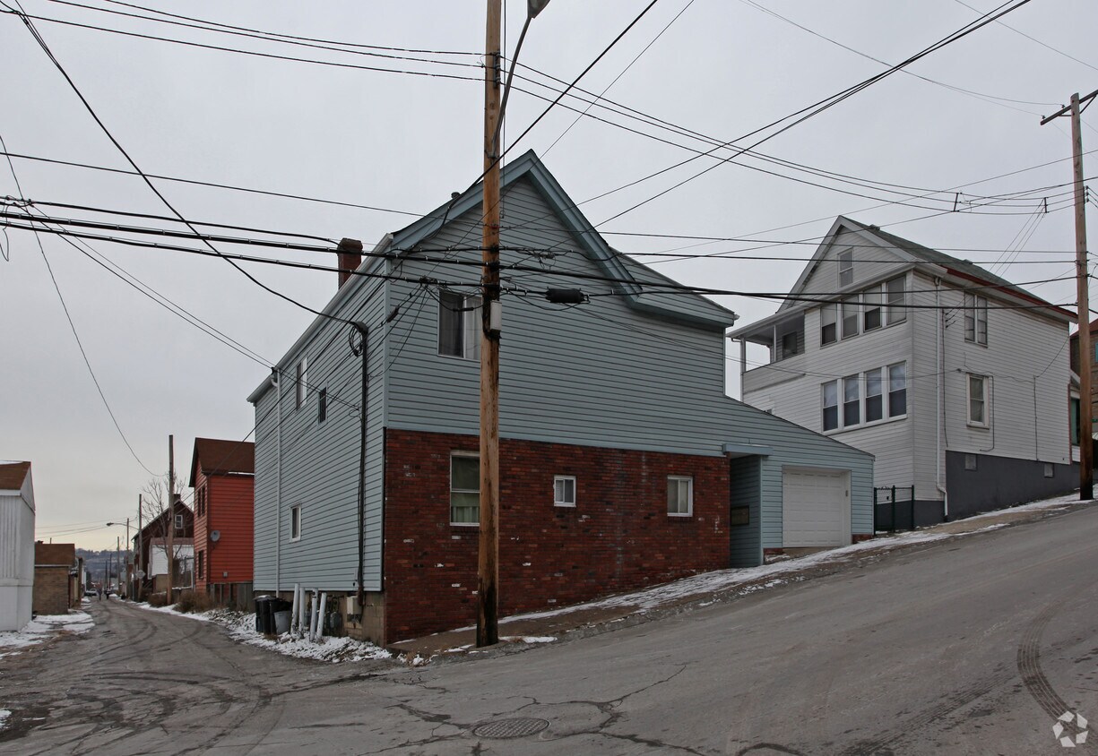 Primary Photo - 211 6th St