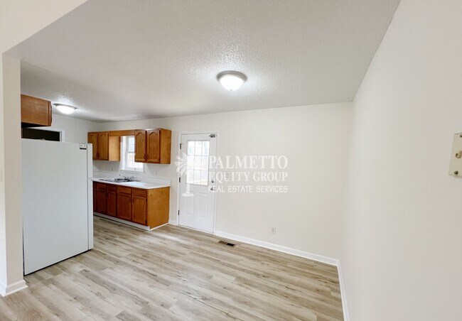 Foto del edificio - 4806 Shady Pine Dr