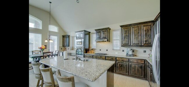 Building Photo - 13920 Signal Hill Dr