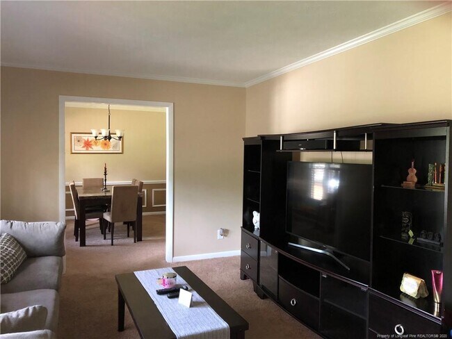 Building Photo - 722 Southview Cir