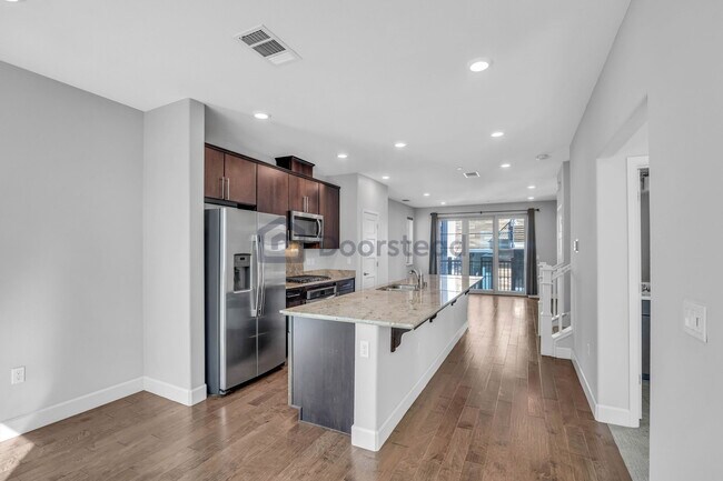 Building Photo - 3017 Jayhawkers Pl