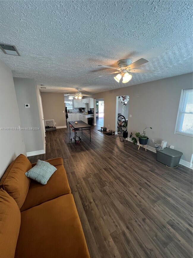 Building Photo - 1285 SE Port St Lucie Blvd