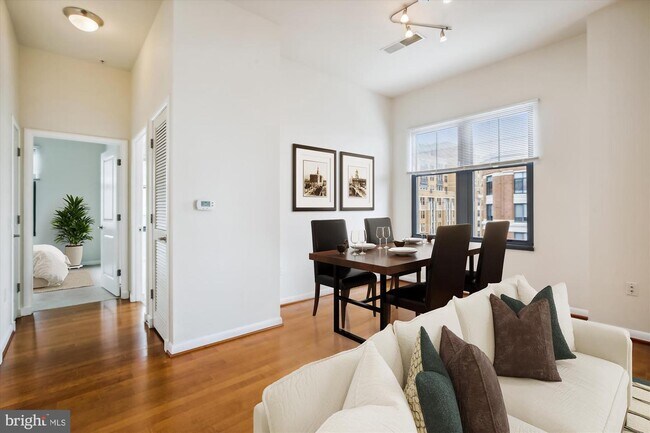 Foto del edificio - 1021 N Garfield St