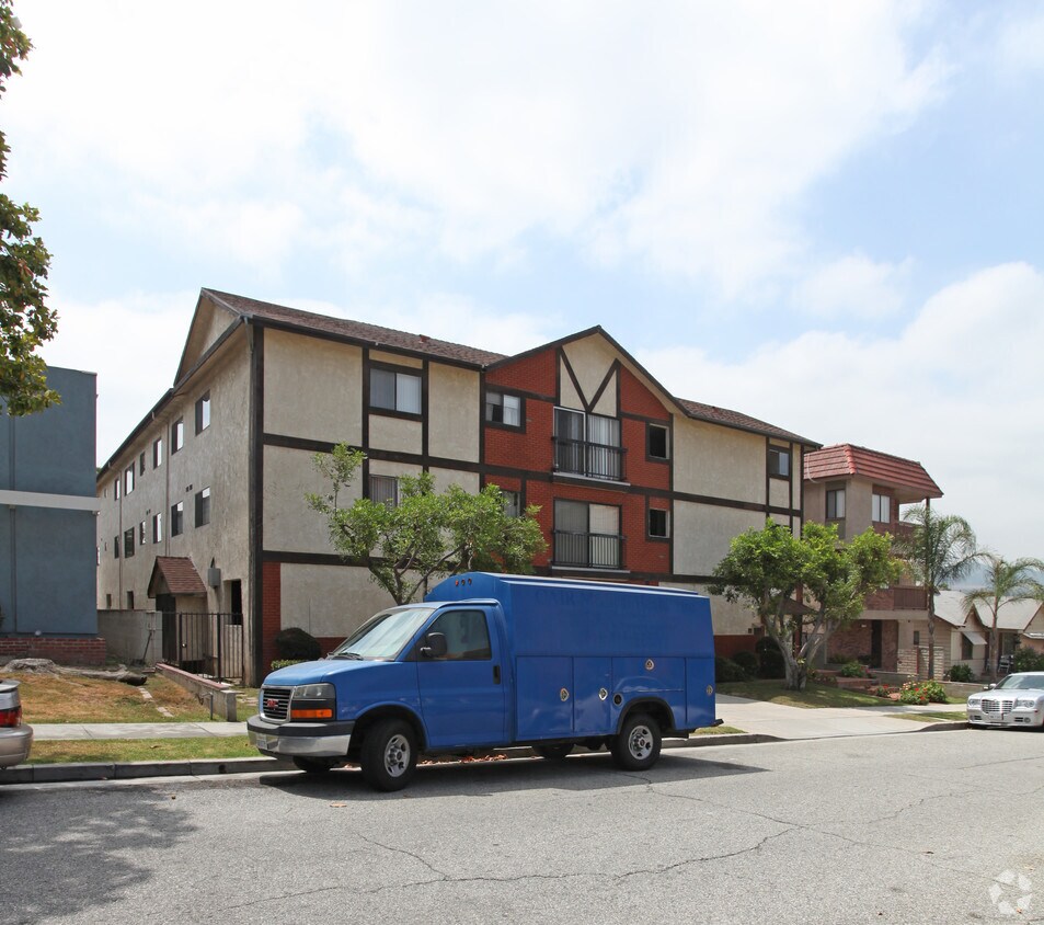 Building Photo - 1156 Raymond Ave