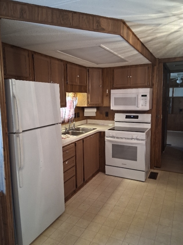 Building Photo - 275 N Saguaro Dr