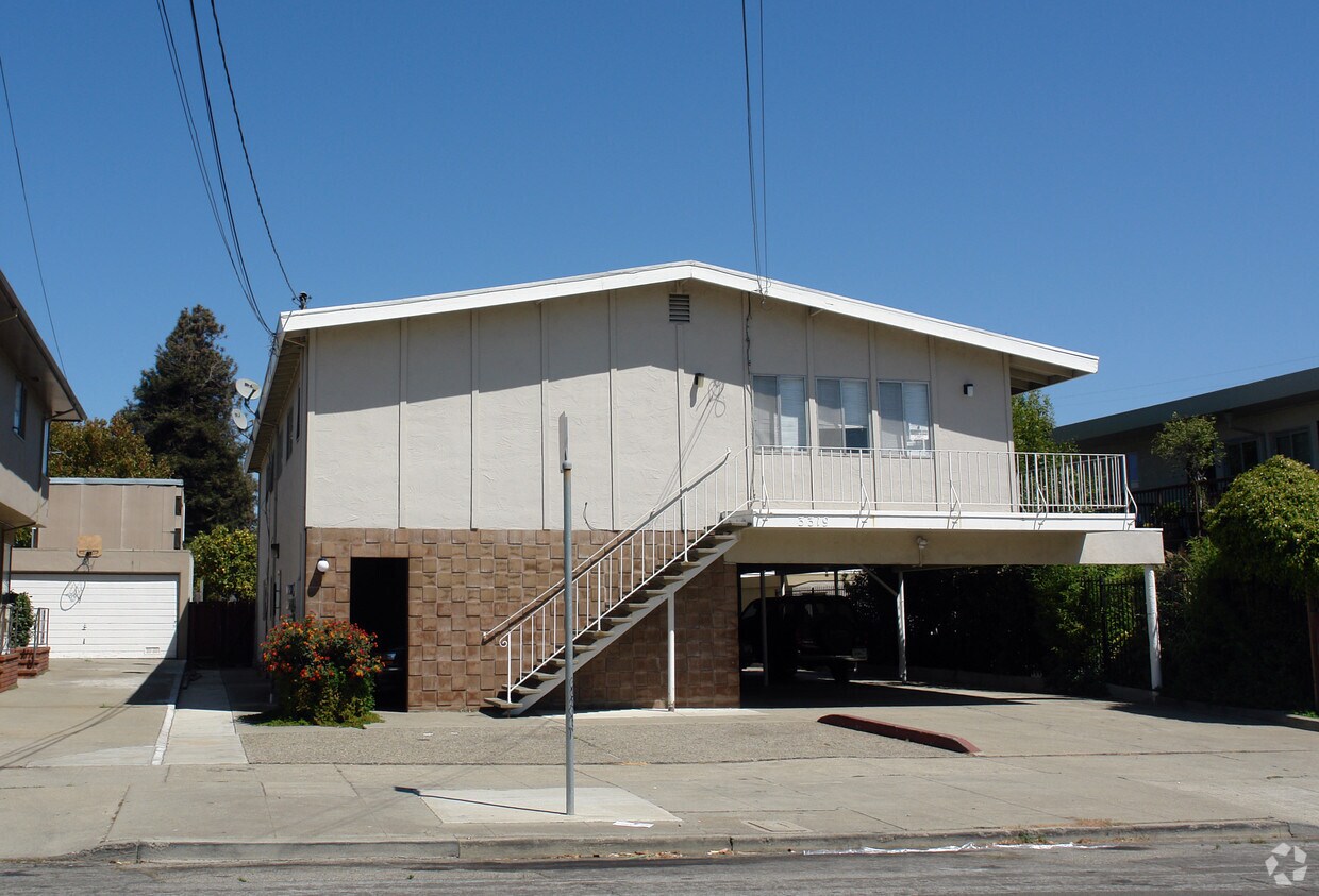 Foto del edificio - 3319 Nevin Ave