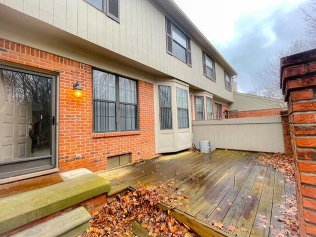 Building Photo - Spacious Condominium