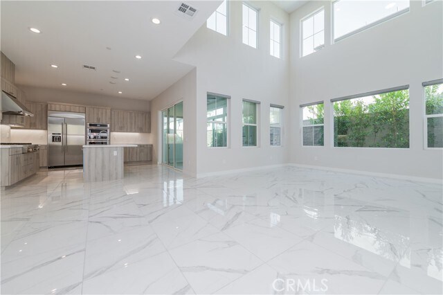 Foto del edificio - 270 Edna Pkwy