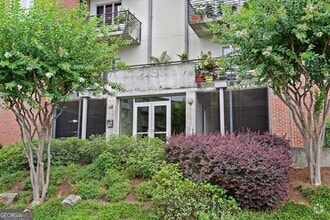 Building Photo - 640 Glen Iris Dr NE