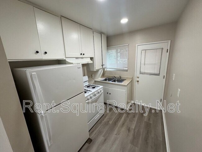 Foto del edificio - 936 W Foothill Blvd