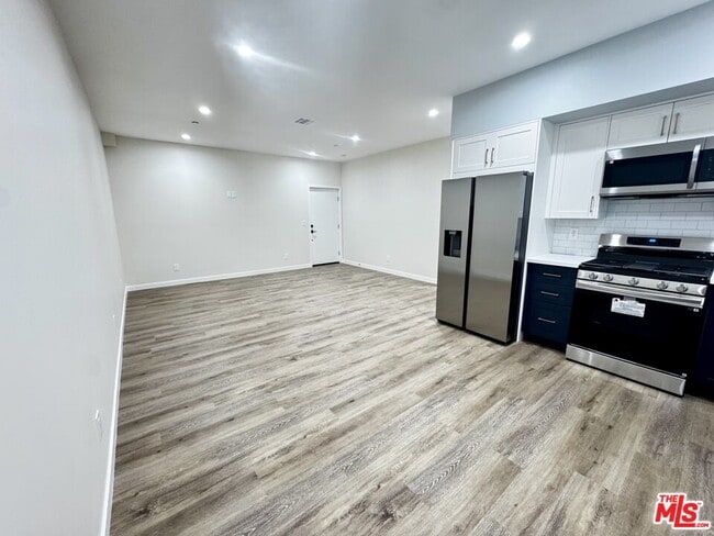 Building Photo - 5637 Homeside Ave