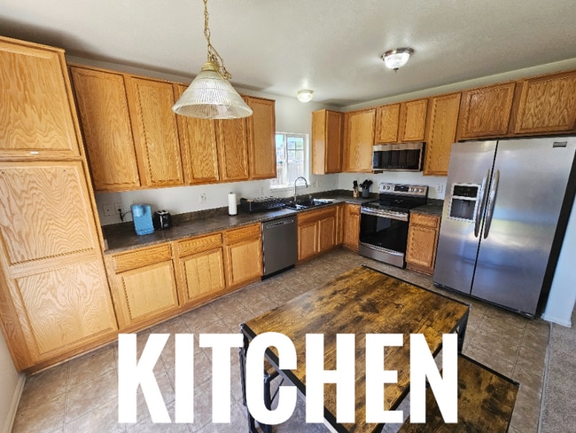 Photo - 1805 Dewhirst Dr House