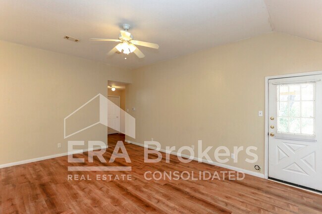 Foto del edificio - 2407 Armadillo Dr