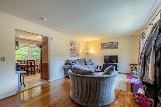 Building Photo - 2918 Capri Dr