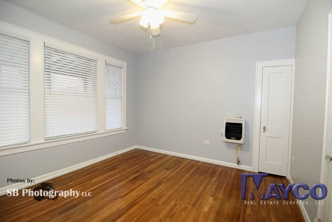 Building Photo - 1 bedroom duplex apartment in Highland!