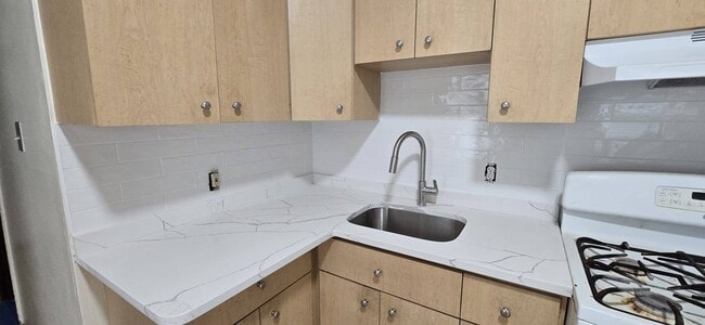 Building Photo - Apartments in Everett & Malden