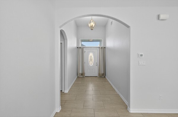 Foto del edificio - 13825 Suntan Ave