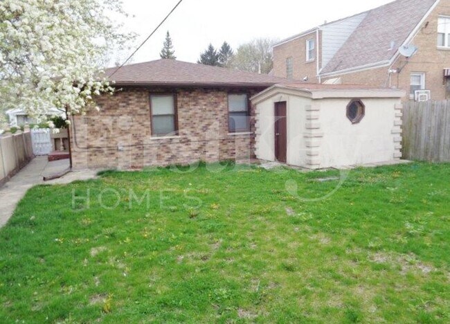 Foto del edificio - 2337 121st St