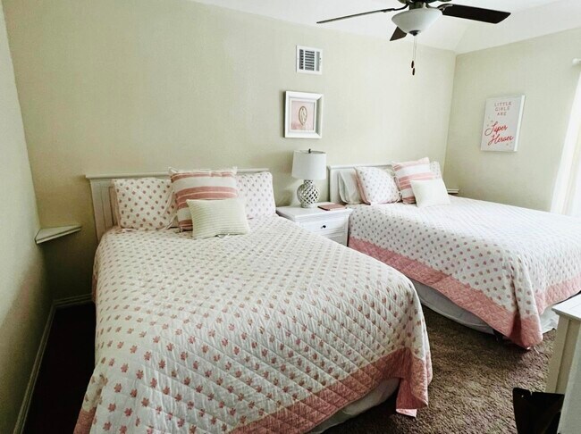 Foto del edificio - 246 Crest Sights Dr