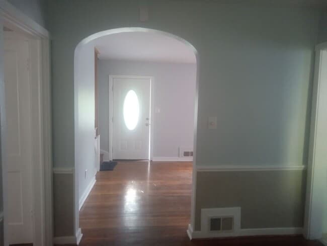 Building Photo - 707 Rothesay Rd