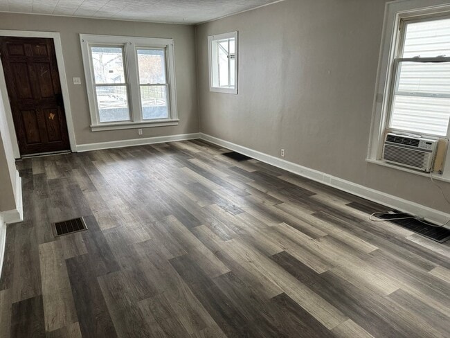 Building Photo - 1879-1881-1881 S 4th St