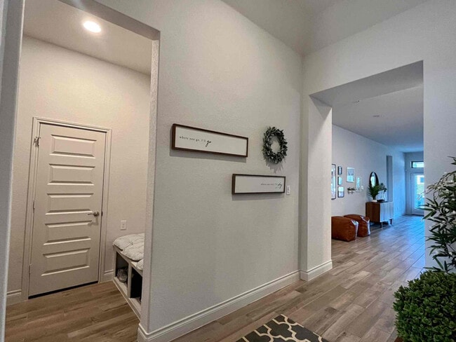 Building Photo - 2126 Thayer Cv