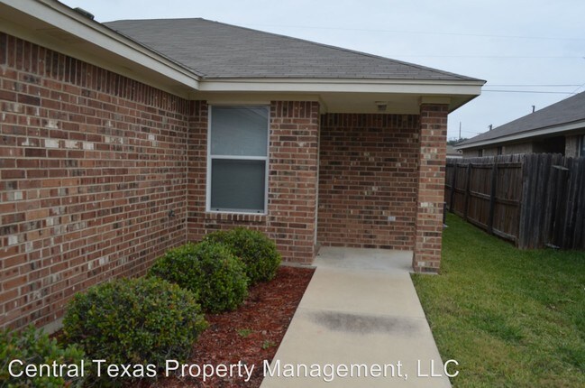Building Photo - 939 Maplewood Dr
