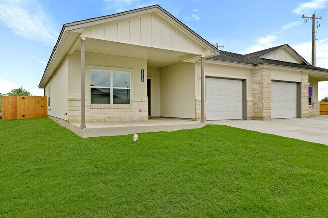 Building Photo - 502 Whirlaway Dr