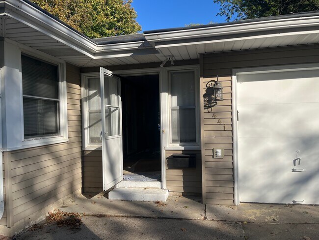 Foto del edificio - 10441 York Ave S