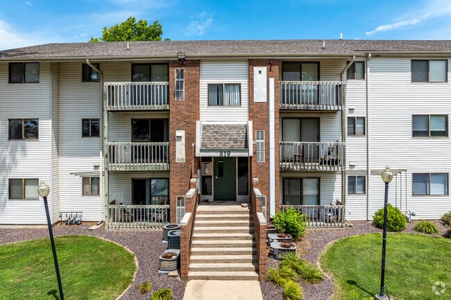 Building Photo - Westland Village