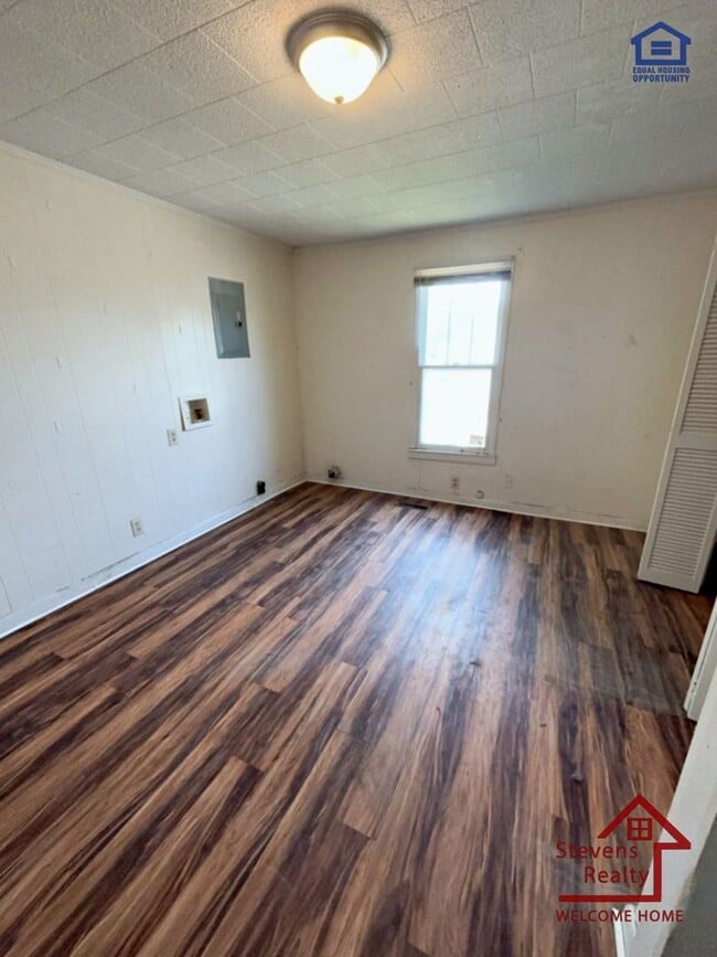 Building Photo - 116 Walker St
