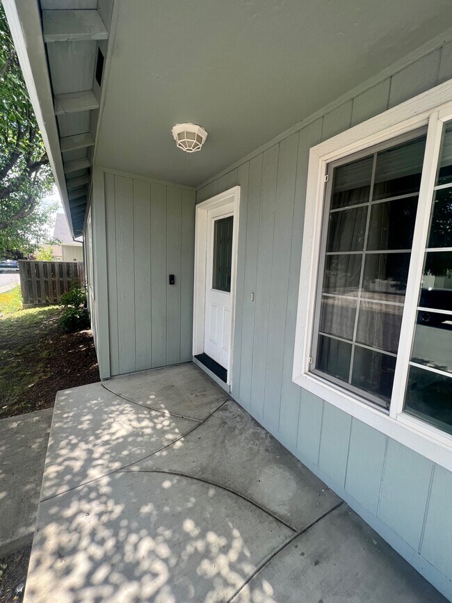 Building Photo - 1108 Pheasant Way