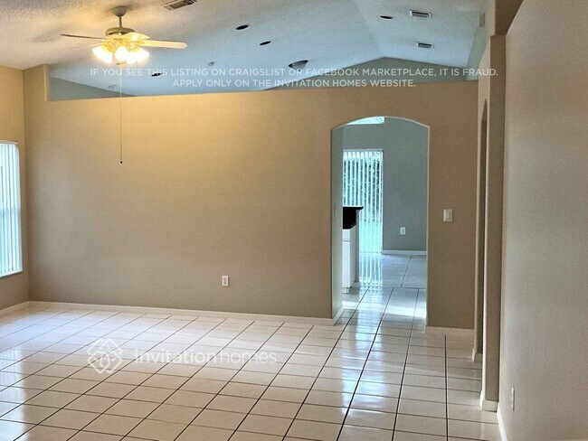 Foto del edificio - 18863 NW 24th Ct