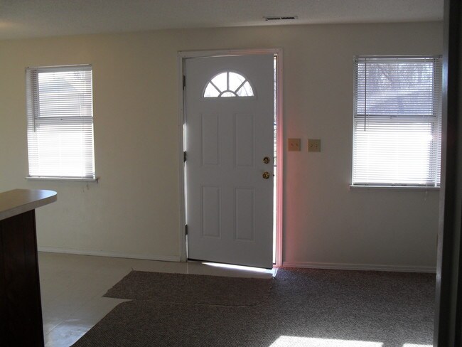 Building Photo - 3526 Wilson Ave
