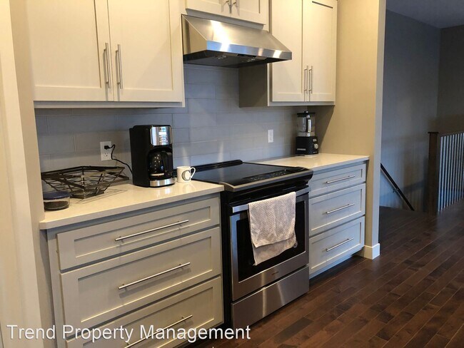 Building Photo - 4 br, 3 bath House - 1916 Spruce Meadow Dr...
