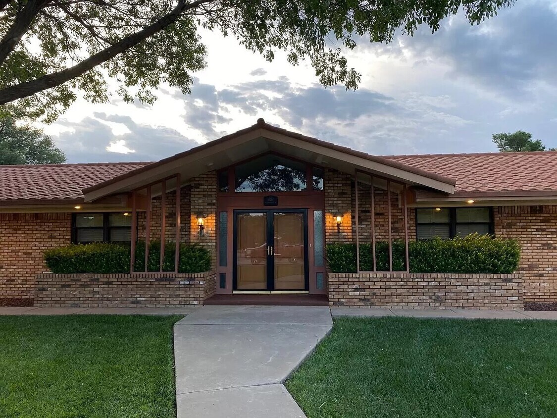 Primary Photo - 516 Diamondhead Dr
