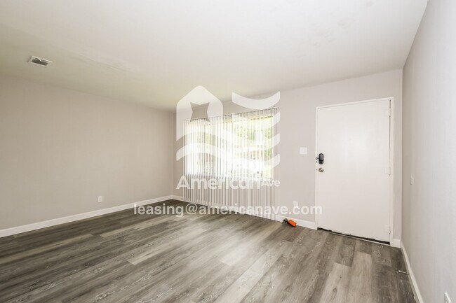 Foto del edificio - 4104 Shirley Dr