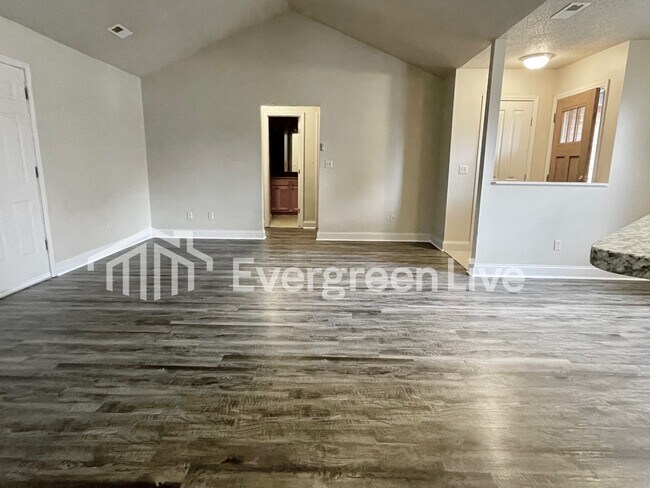 Building Photo - 114 Viola Ct