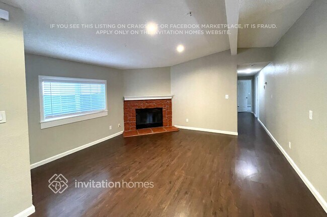 Foto del edificio - 1536 Emeric Ave