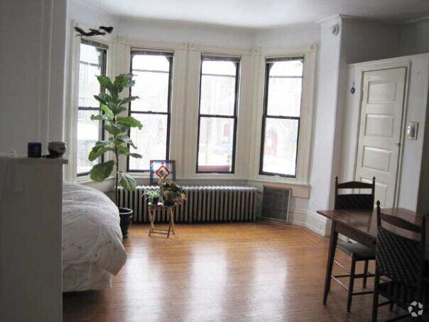 Building Photo - 634 S 48th St