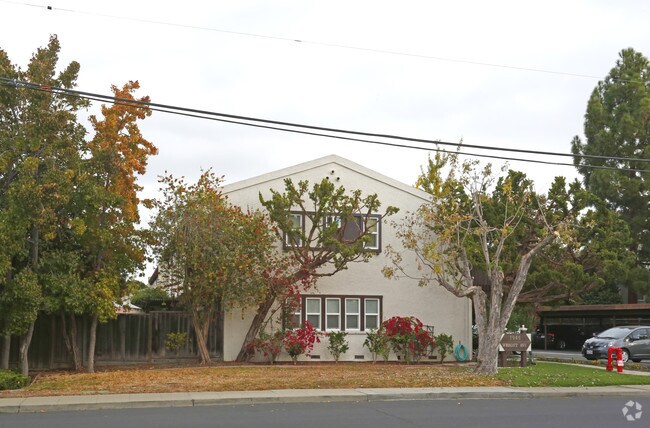 Building Photo - 1046 Wright Ave