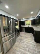 Building Photo - 106 Oak Hills Dr
