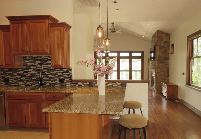 Building Photo - Mountain Sunset Views: Lovely Four-Bedroom House in Skyridge