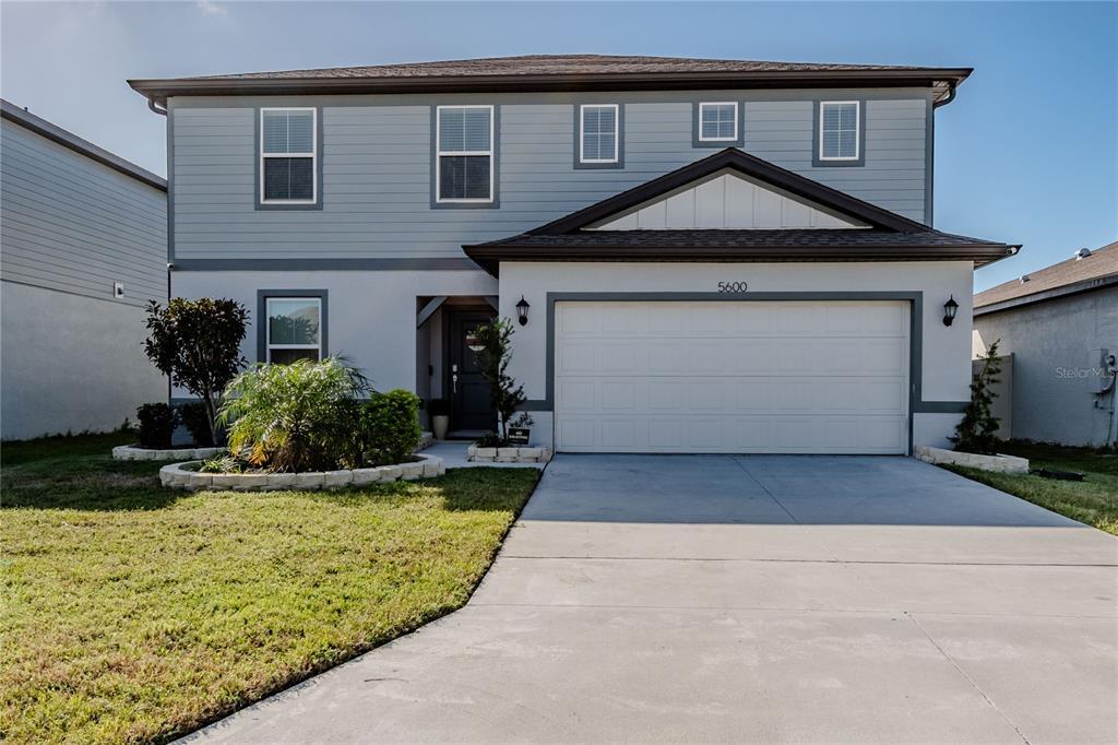 Foto principal - 5600 Keaton Springs Dr