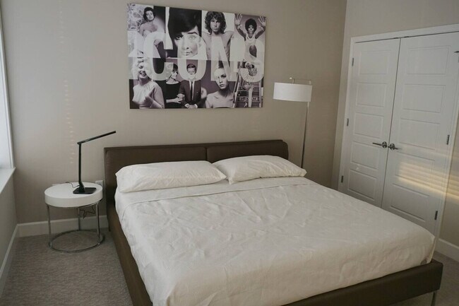 Foto del edificio - 256 E Main St