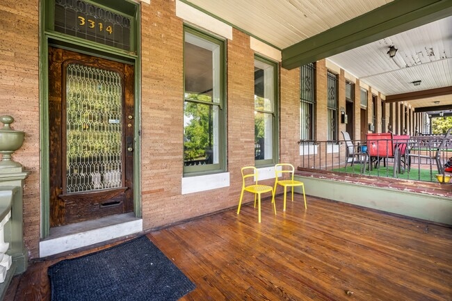 Building Photo - 3314 Auchentoroly Terrace