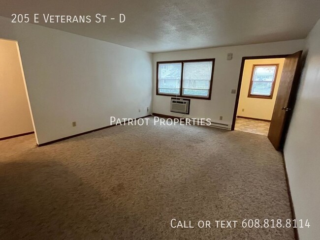 Foto del edificio - 2 bedroom/ 1 bath apartment in Tomah, WI