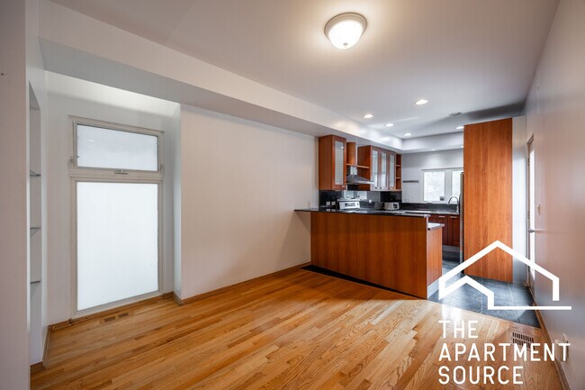 Foto del edificio - 1049 N Winchester Ave