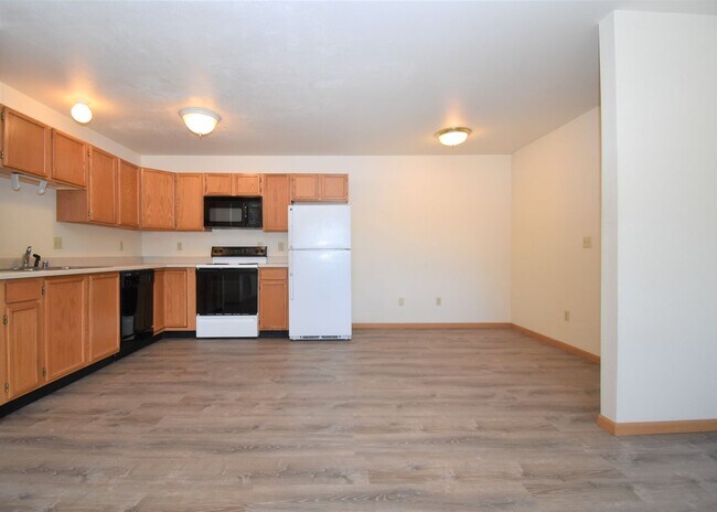 Building Photo - Beautiful 2 bedroom apartment with attached garage!