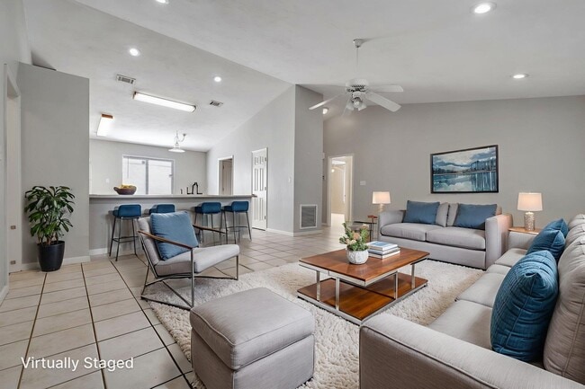 Foto del edificio - 712 W Brevard St